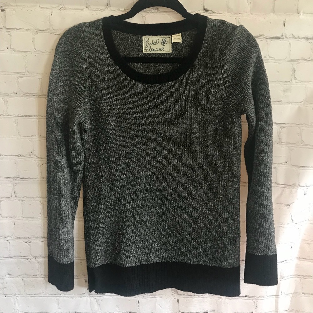 🌟🌟GRAY AND BKACK SWEATER🌟🌟